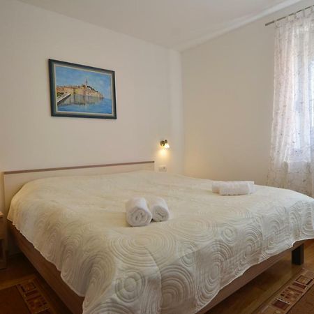 Apartment Dina 52 โรวีน ภายนอก รูปภาพ