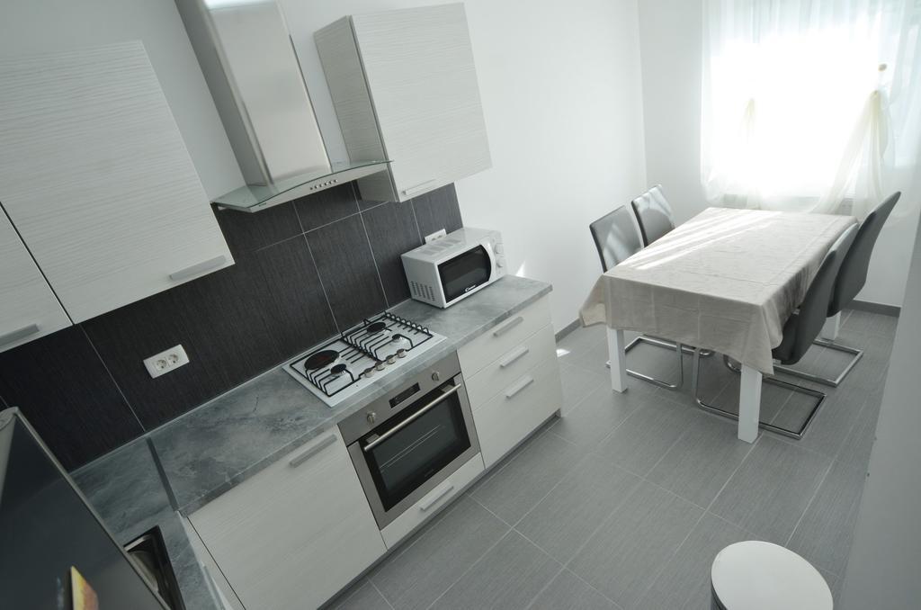 Apartment Dina 52 โรวีน ภายนอก รูปภาพ